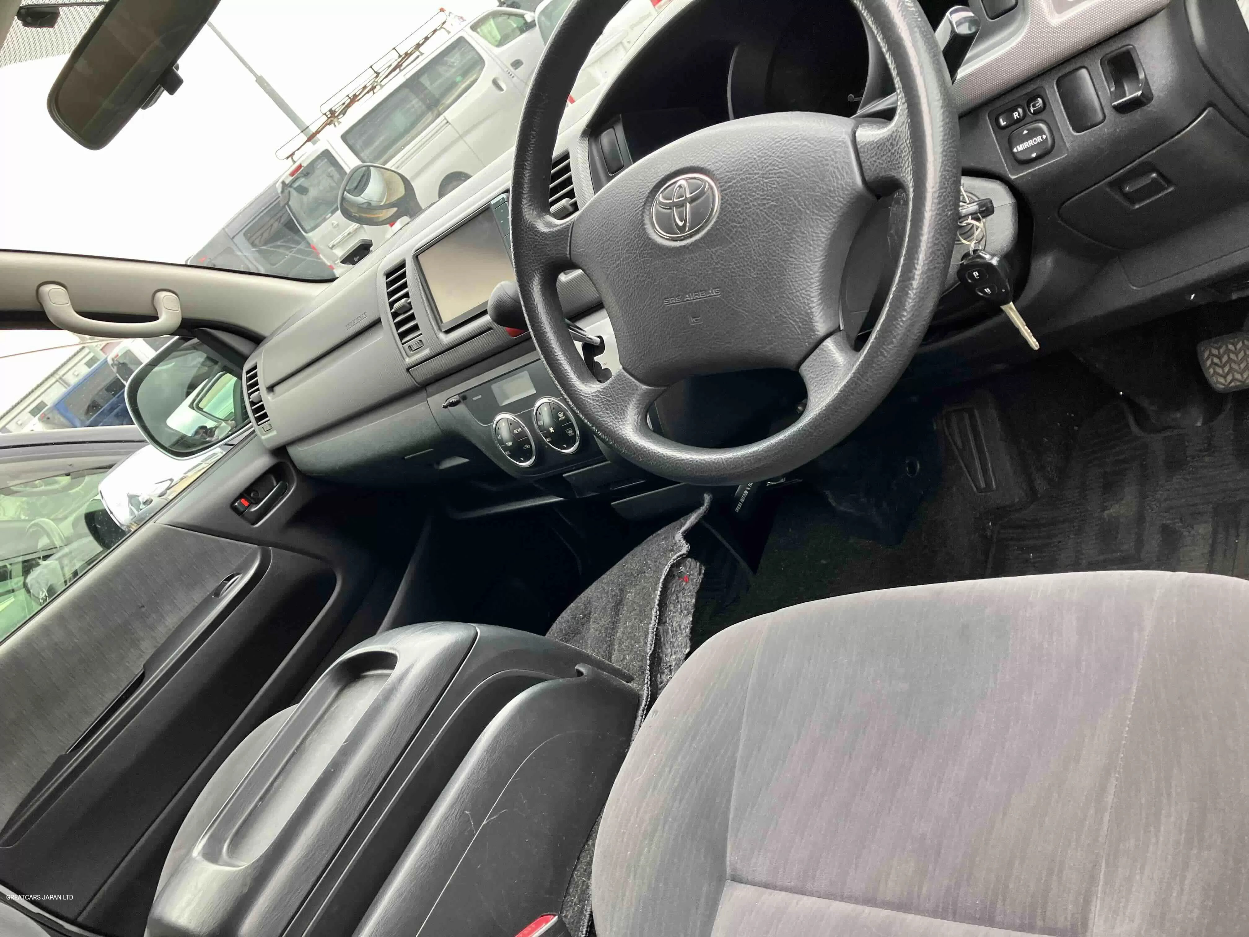 TOYOTA HIACE VAN 4WD