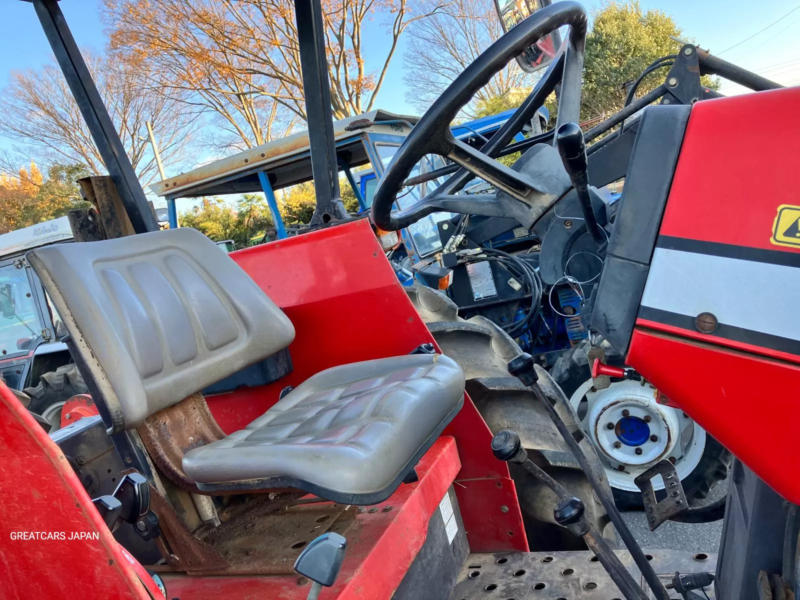 TRACTOR MASSEY FERGUSON 