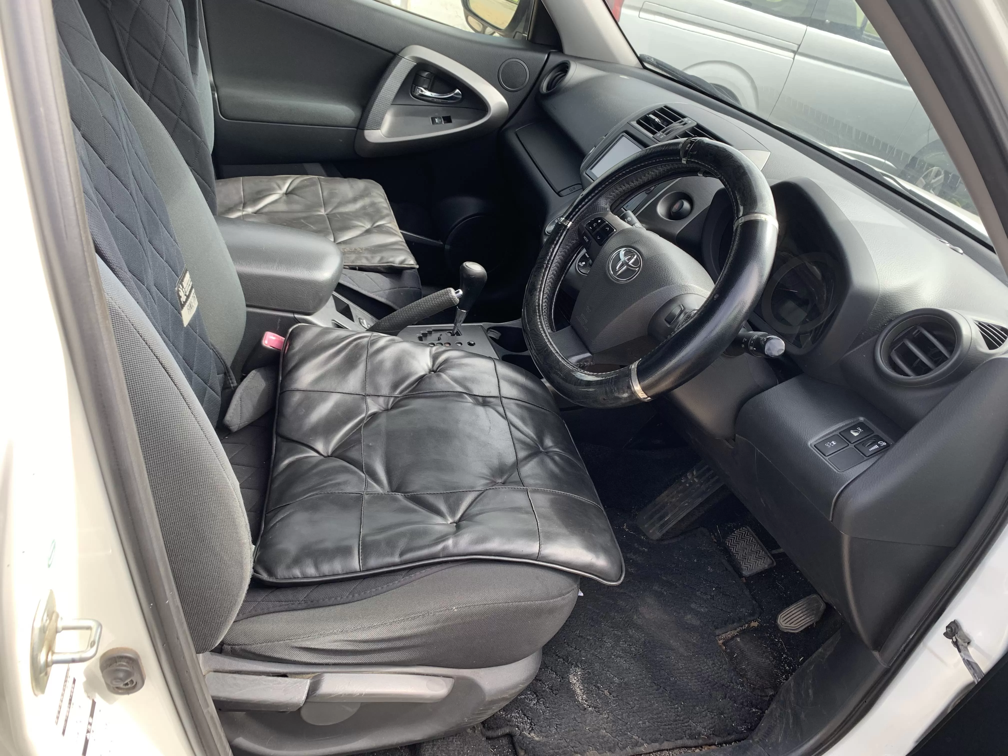 TOYOTA VANGUARD 4WD 240S