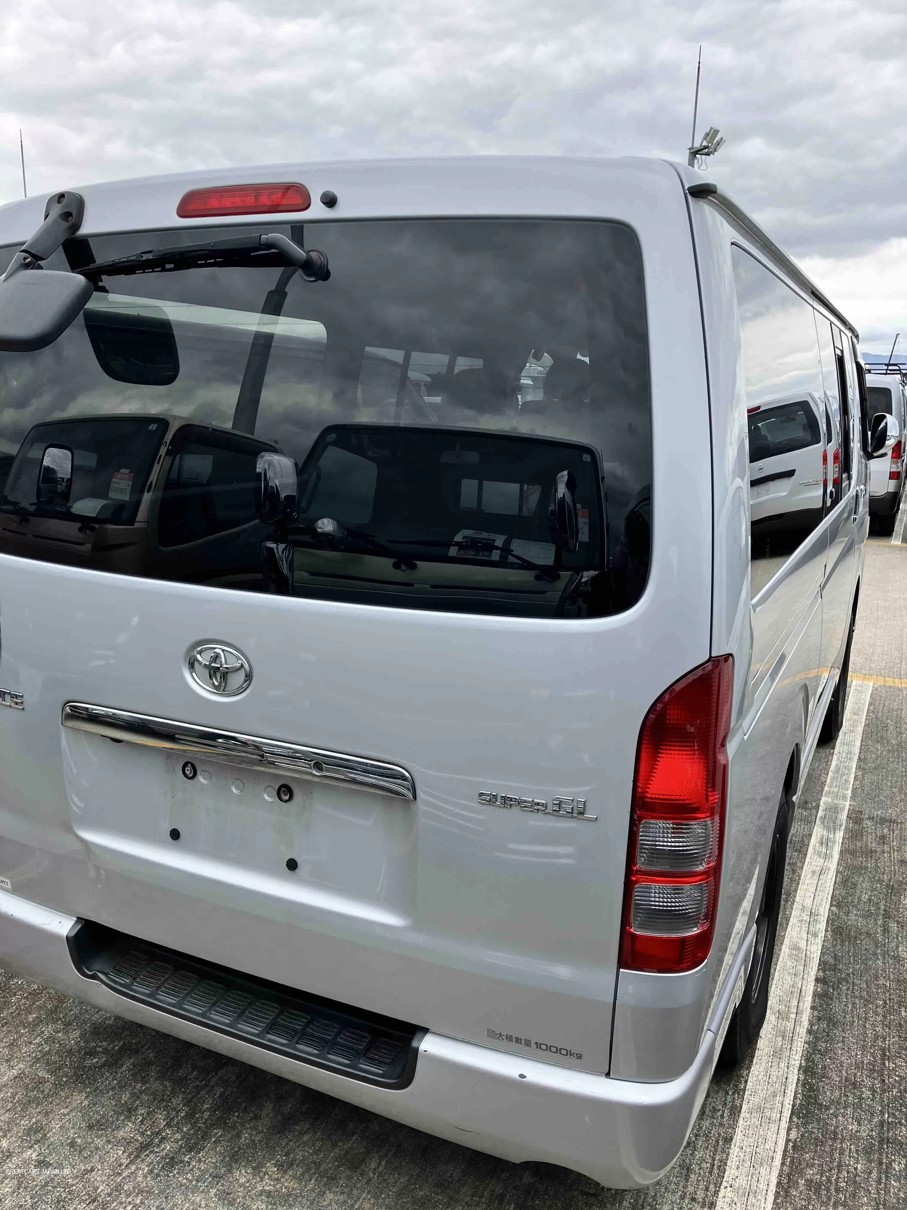 TOYOTA HIACE VAN 4WD