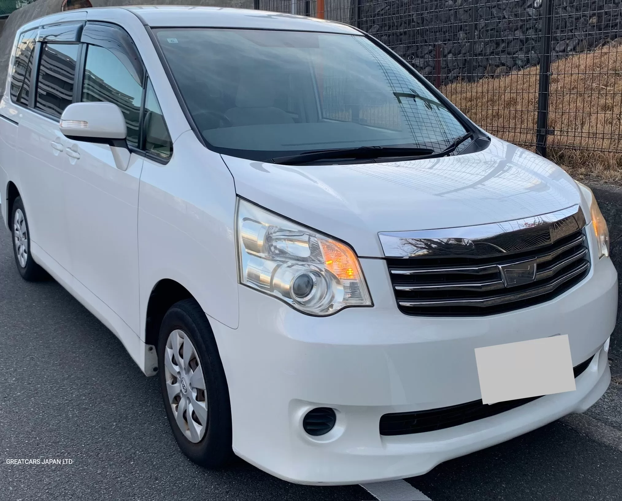 Affordable Toyota Pearl 2wd 2013