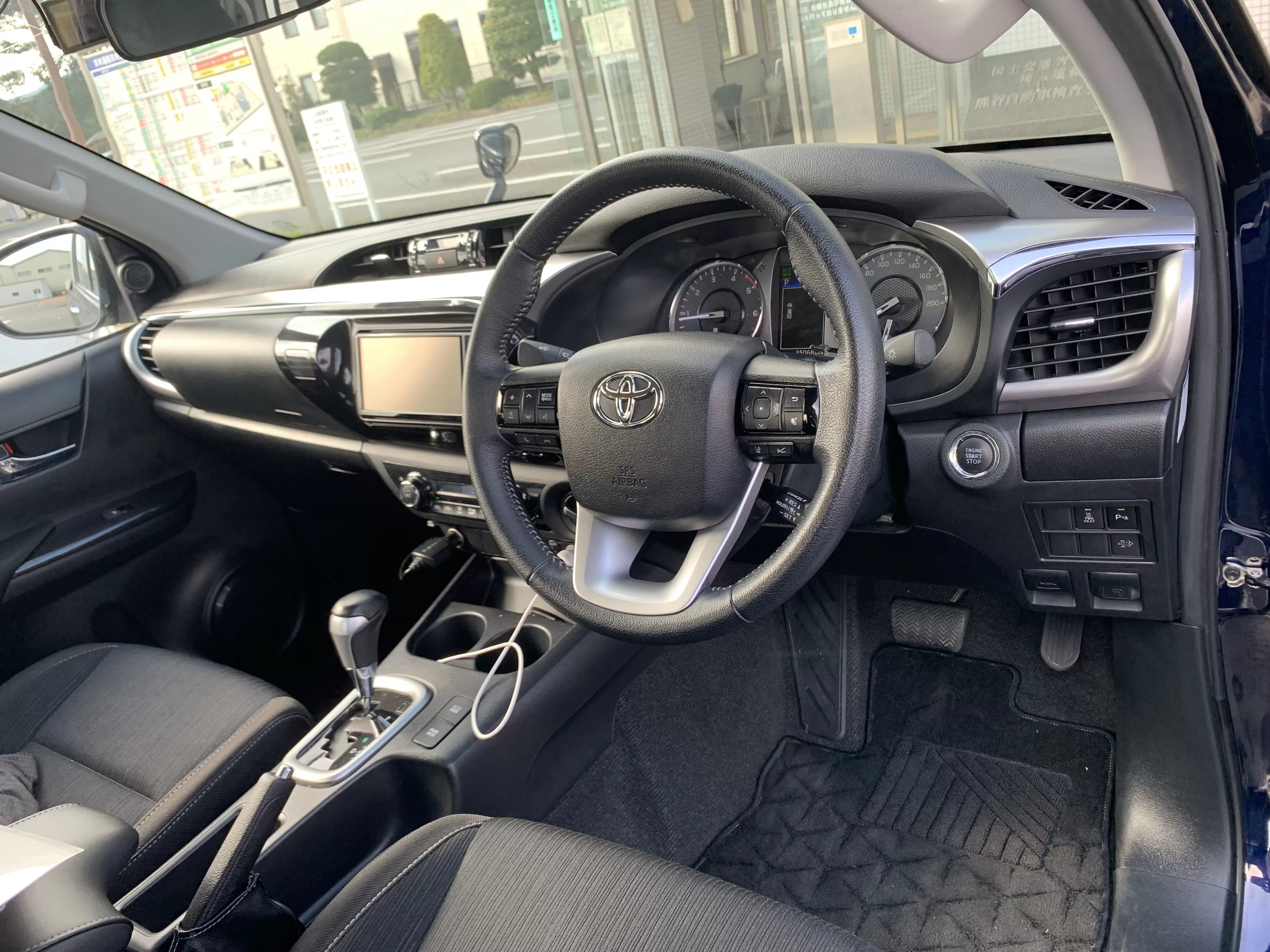 TOYOTA HILUX 4D 4WD Z