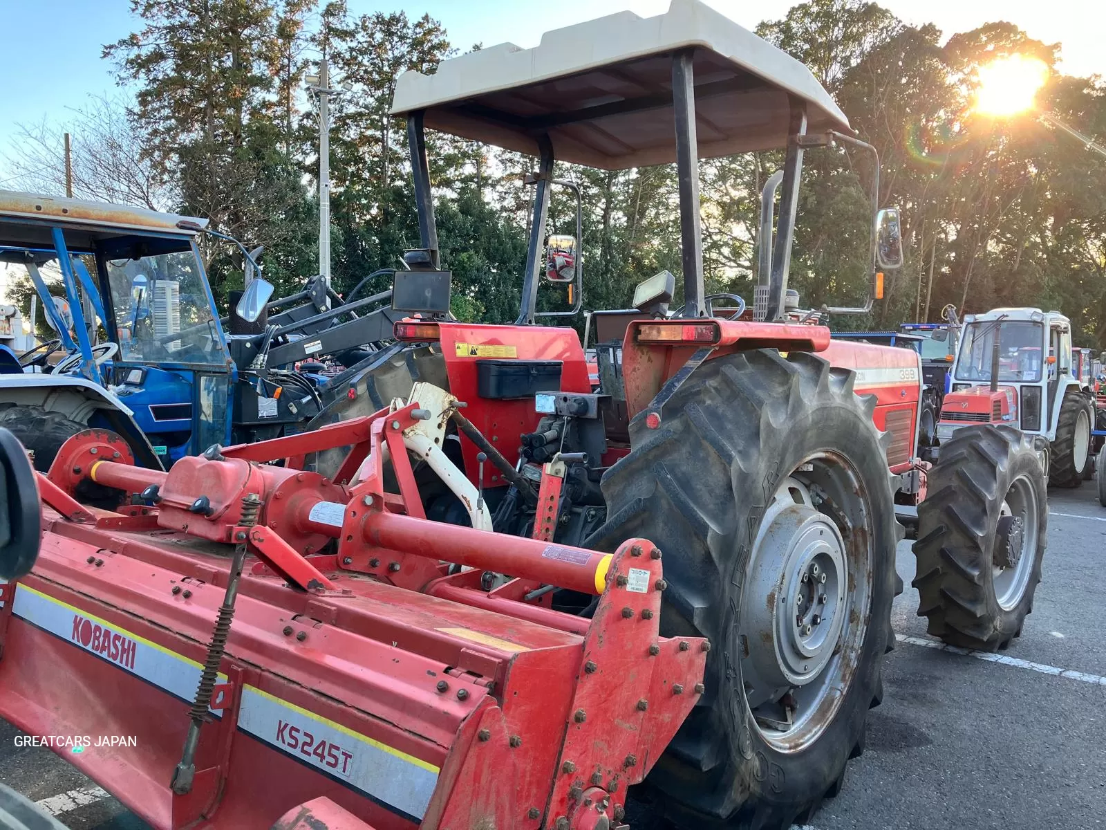 TRACTOR MASSEY FERGUSON 