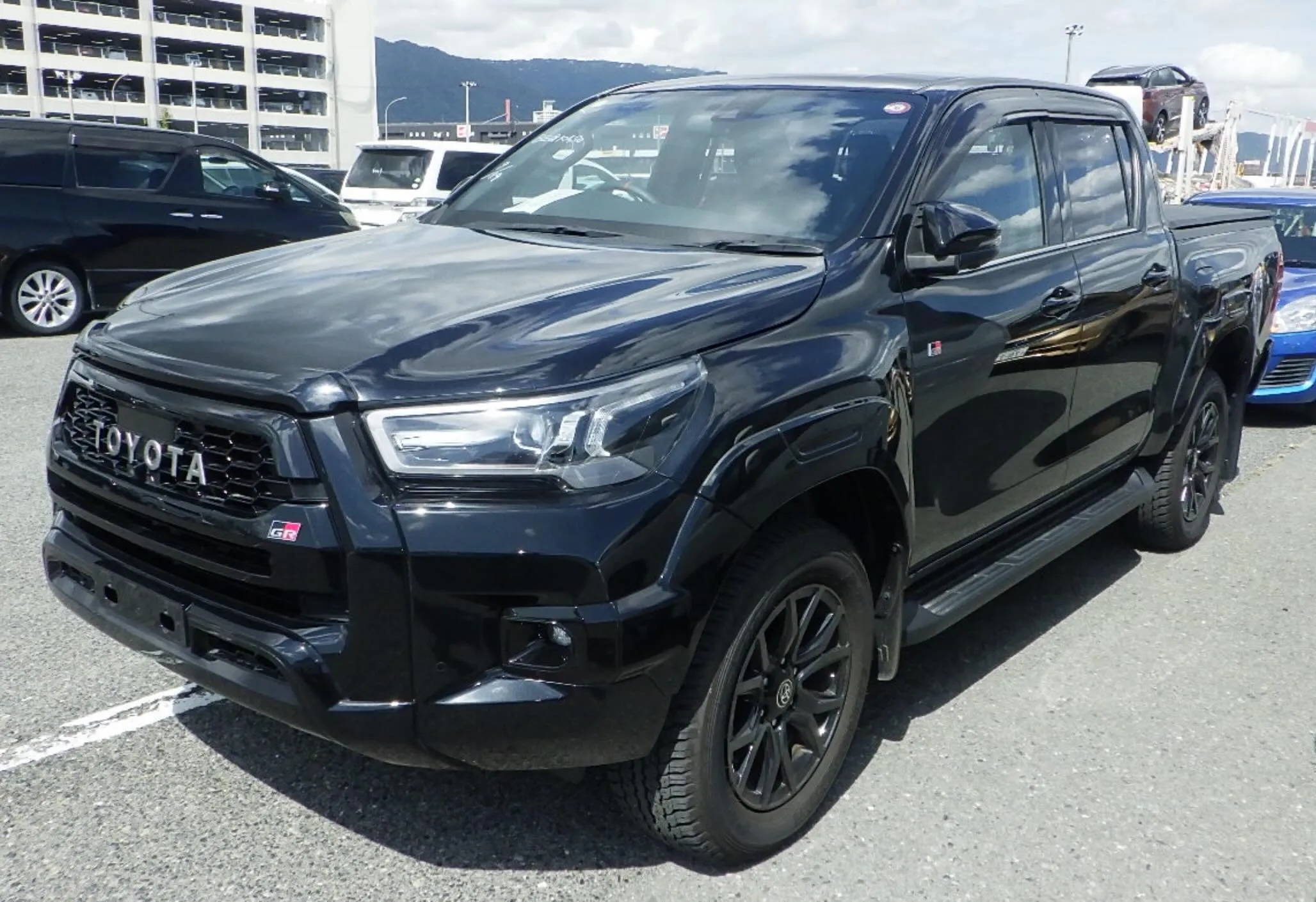TOYOTA HILUX 4D 4WD Z