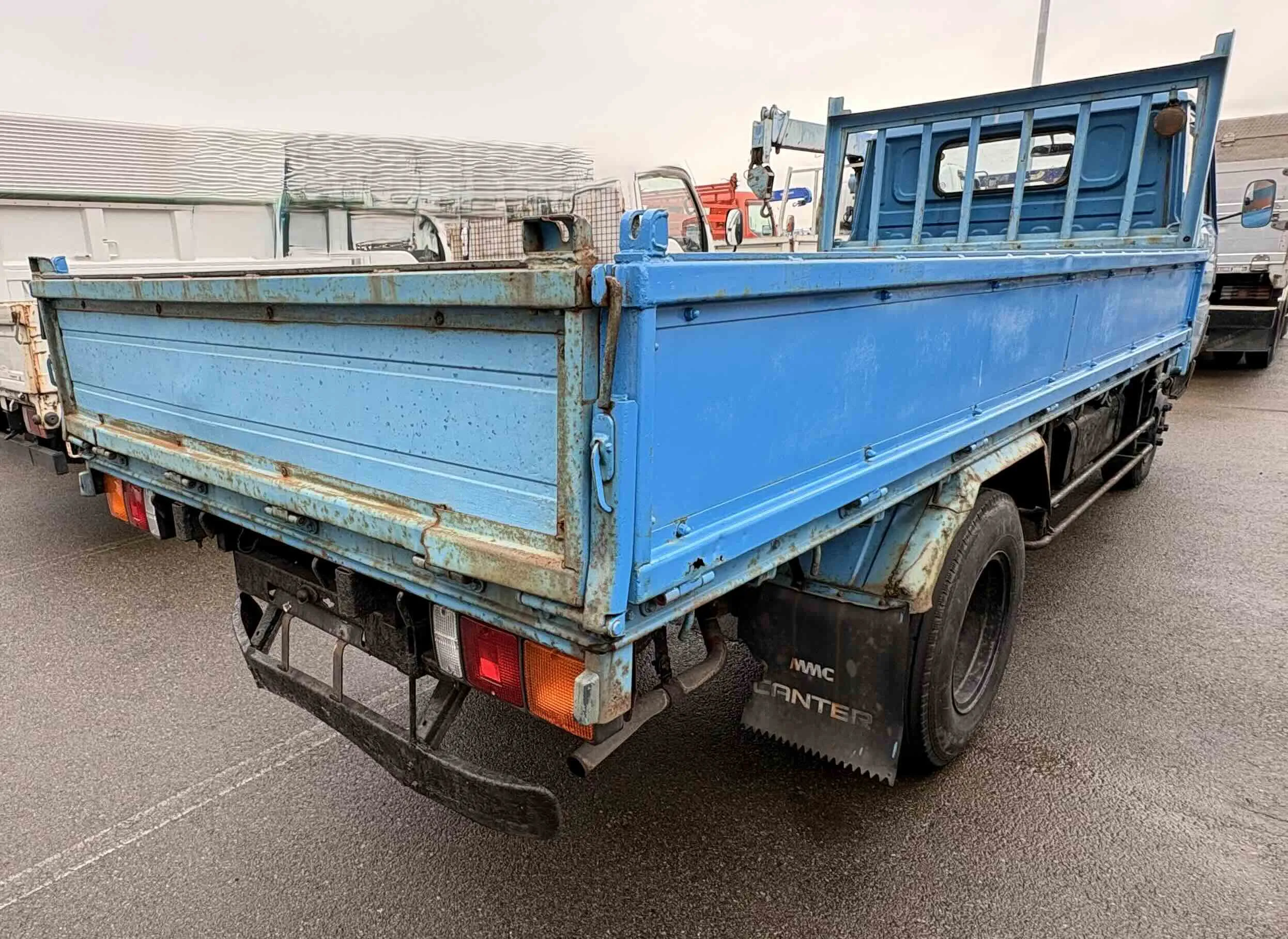 Mitsubishi Fuso Canter 