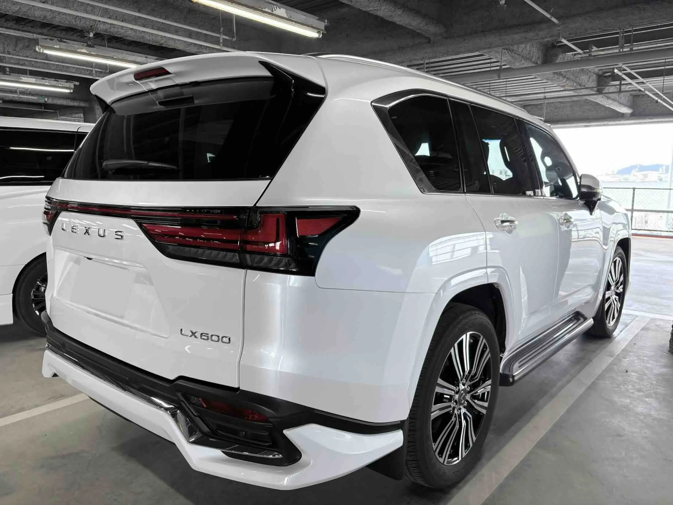 LEXUS LX 4WD LX600