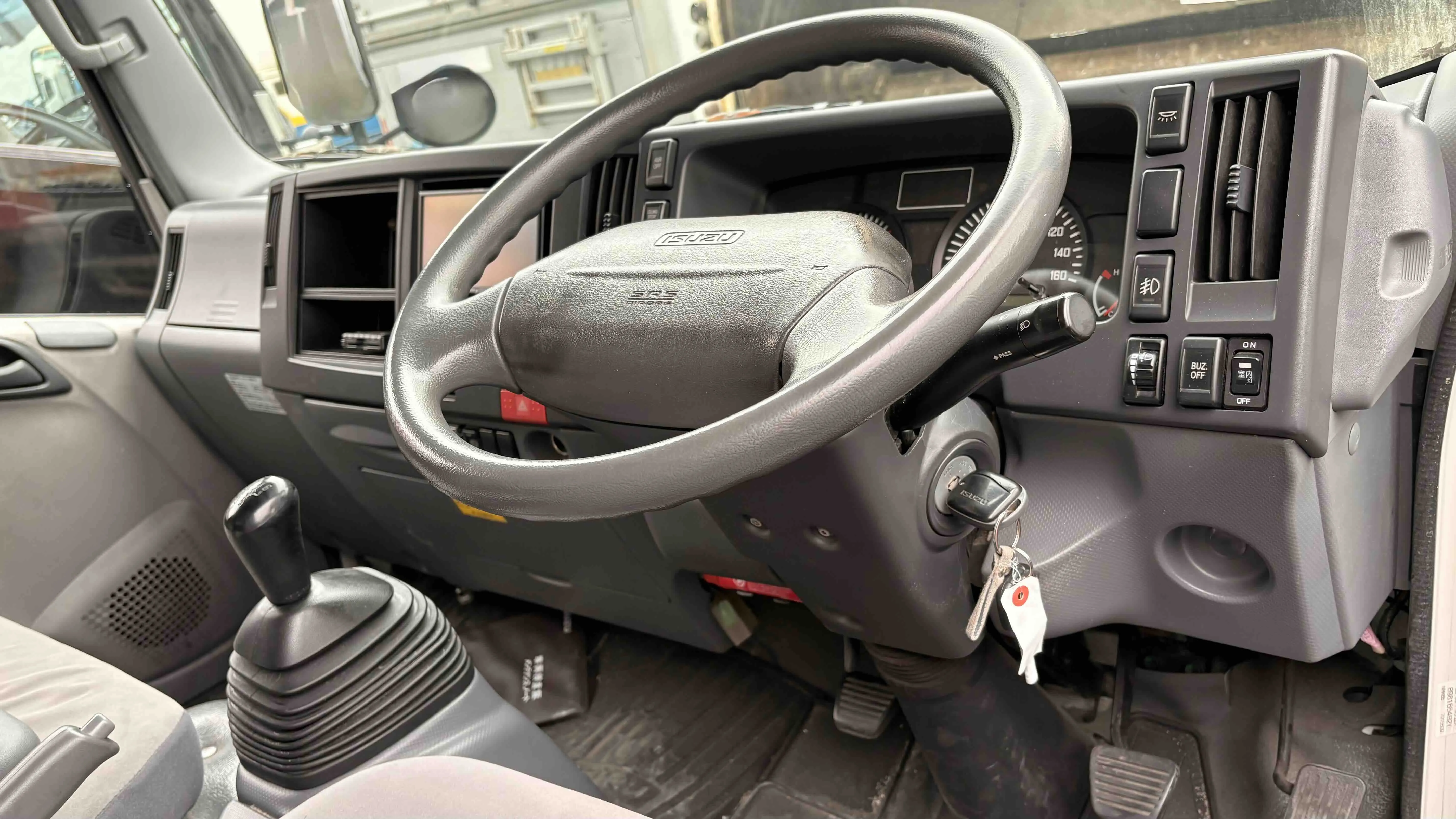 Isuzu Elf Truck Aluminium wing