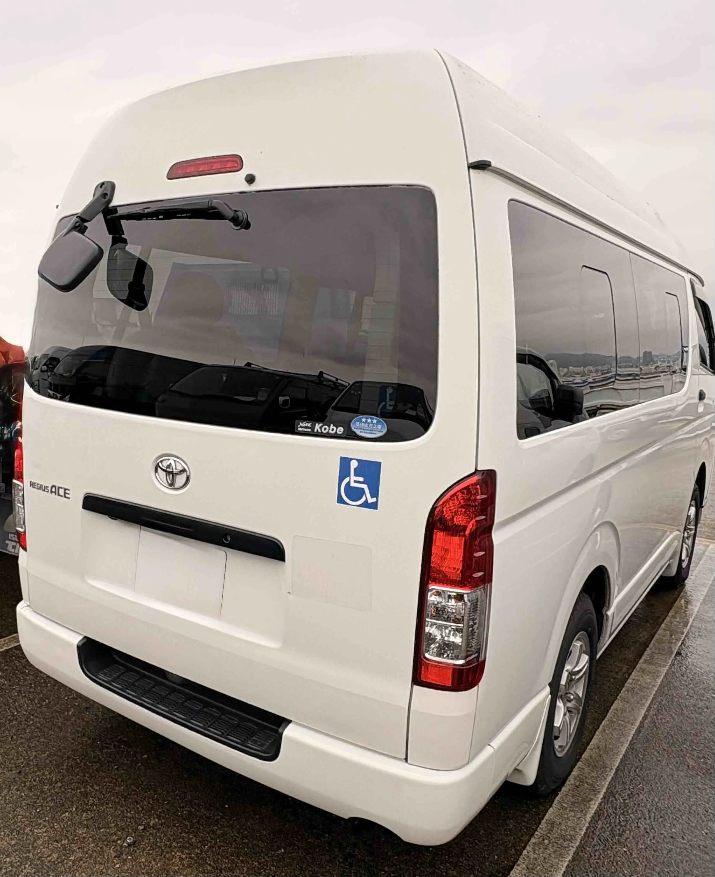 Toyota Hiace Van 4D Welcab