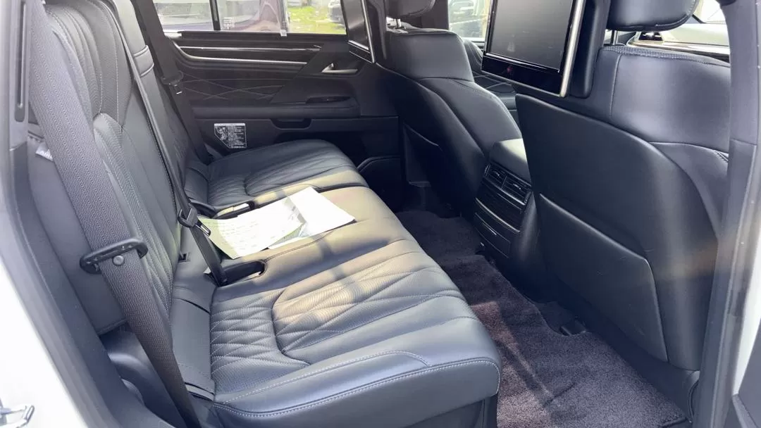 LEXUS LX570