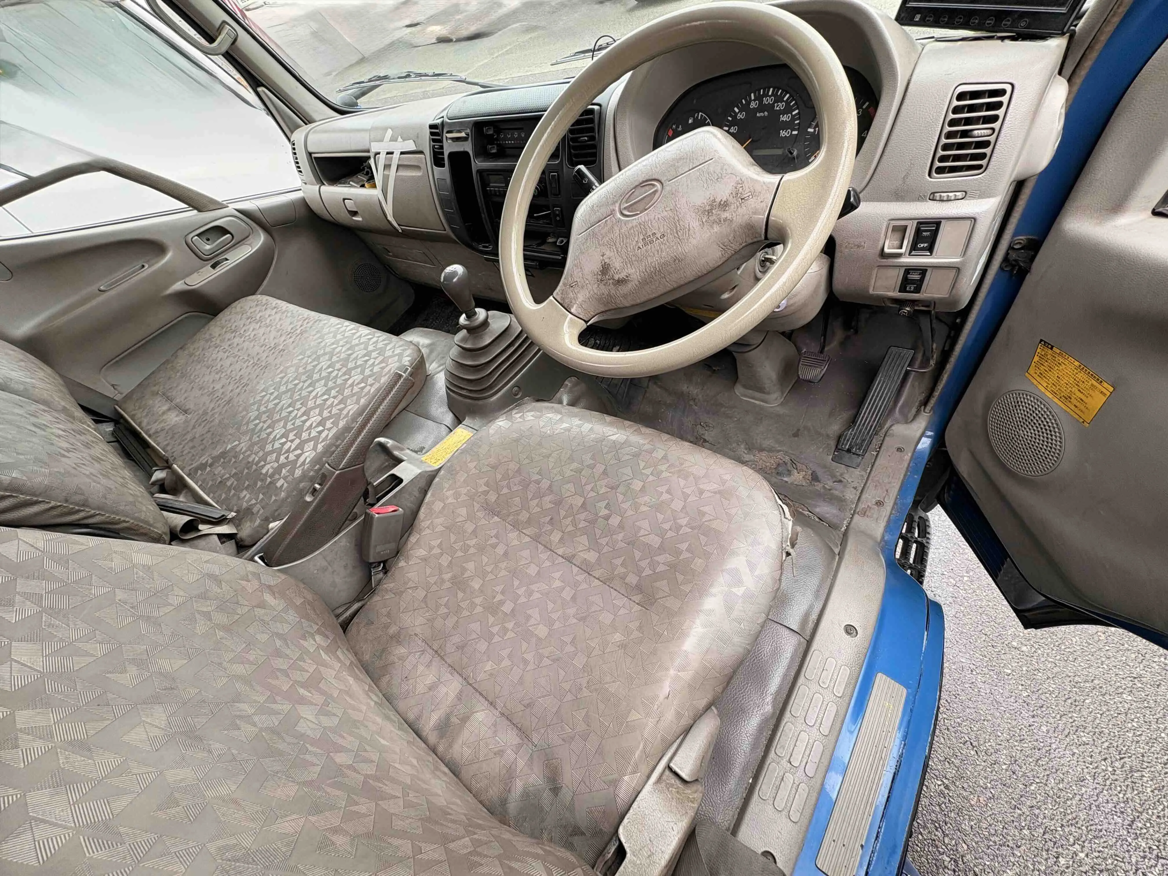 Hino Dutro 