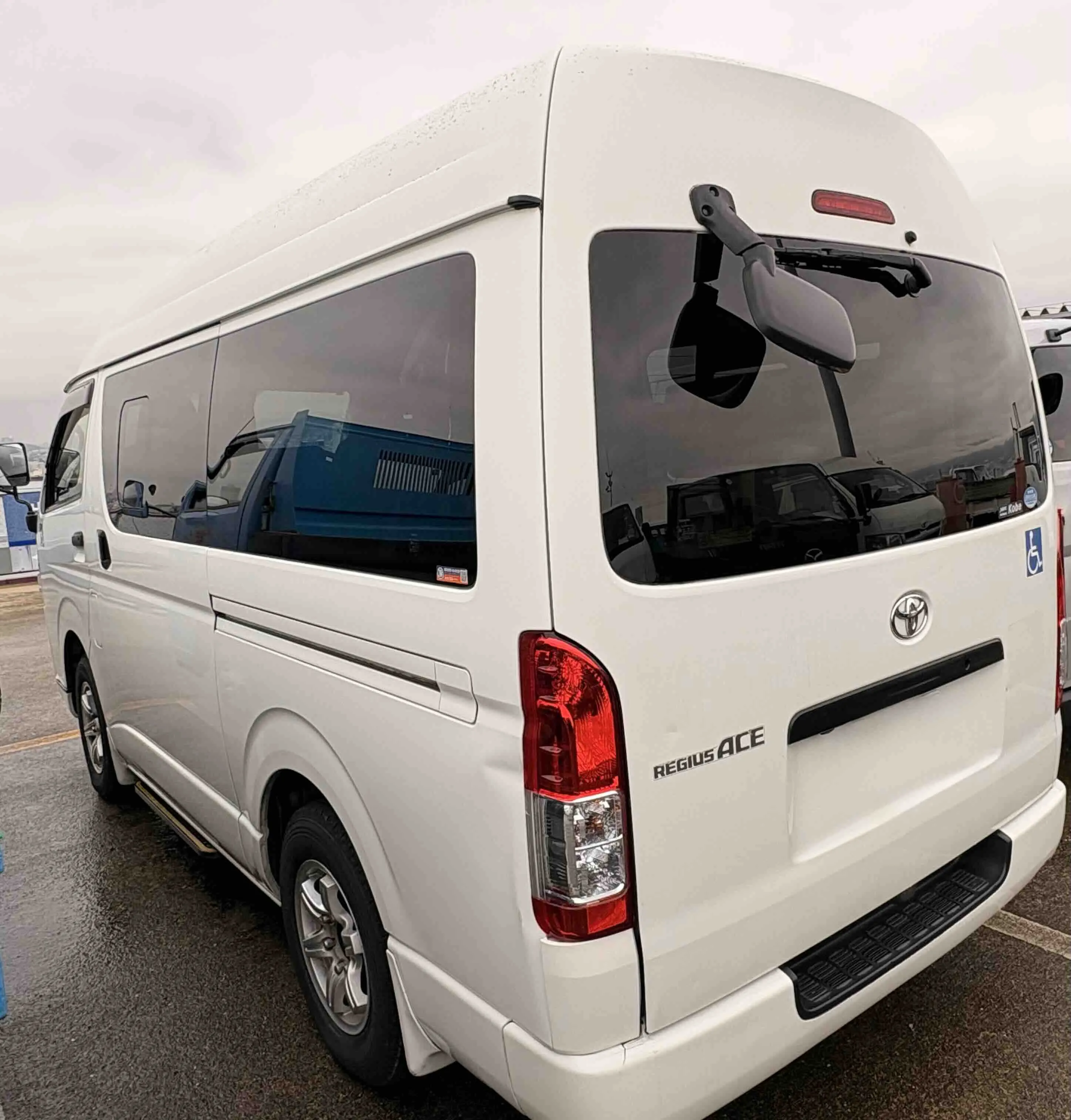 Toyota Hiace Van 4D Welcab