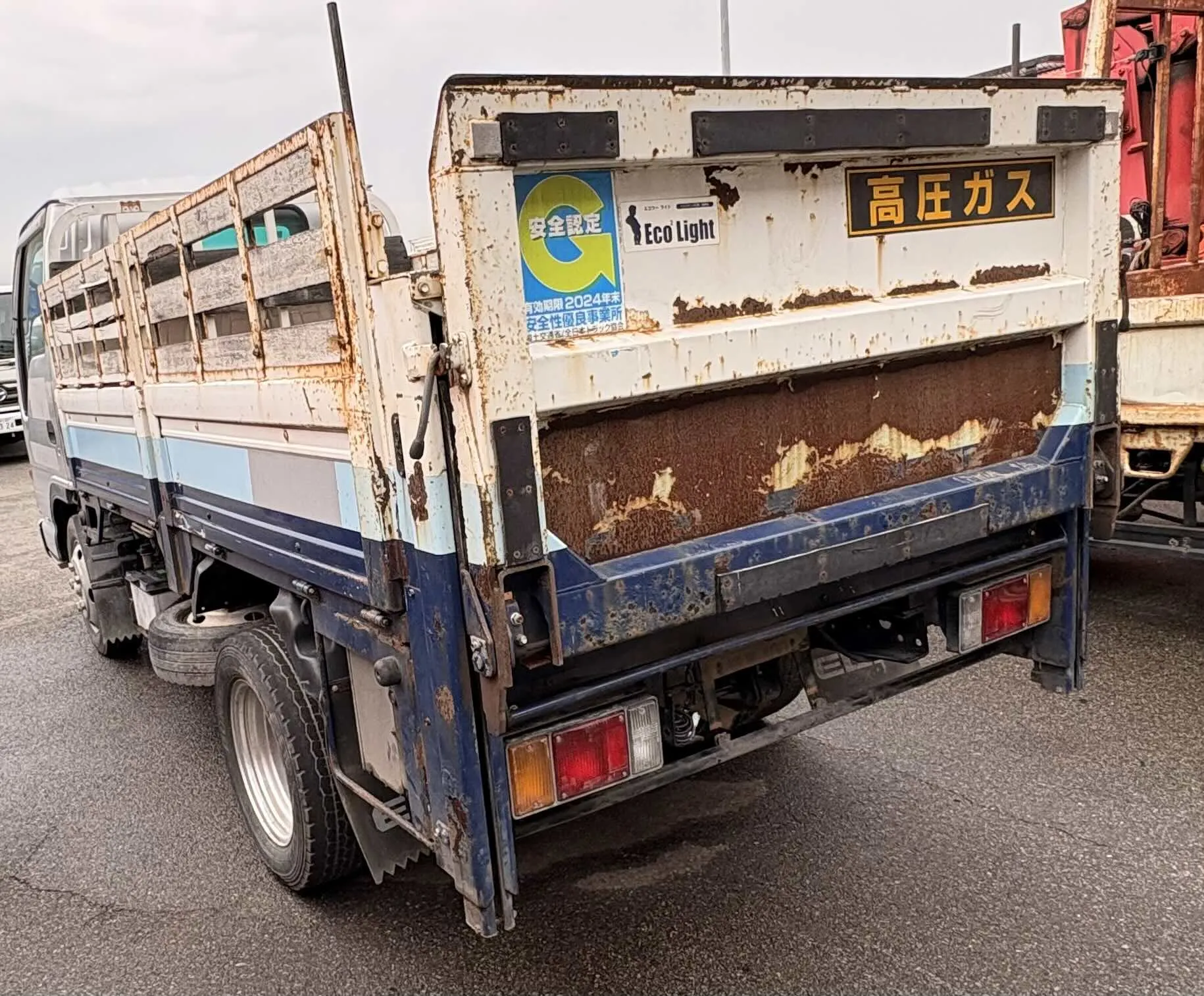 Isuzu Elf Truck (Flat body)