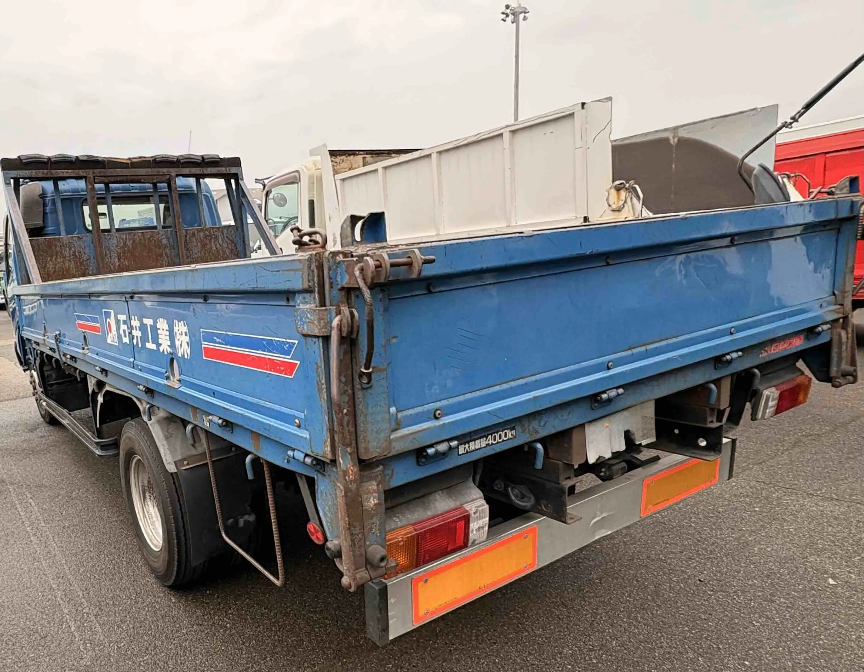Hino Duty (Flat body)