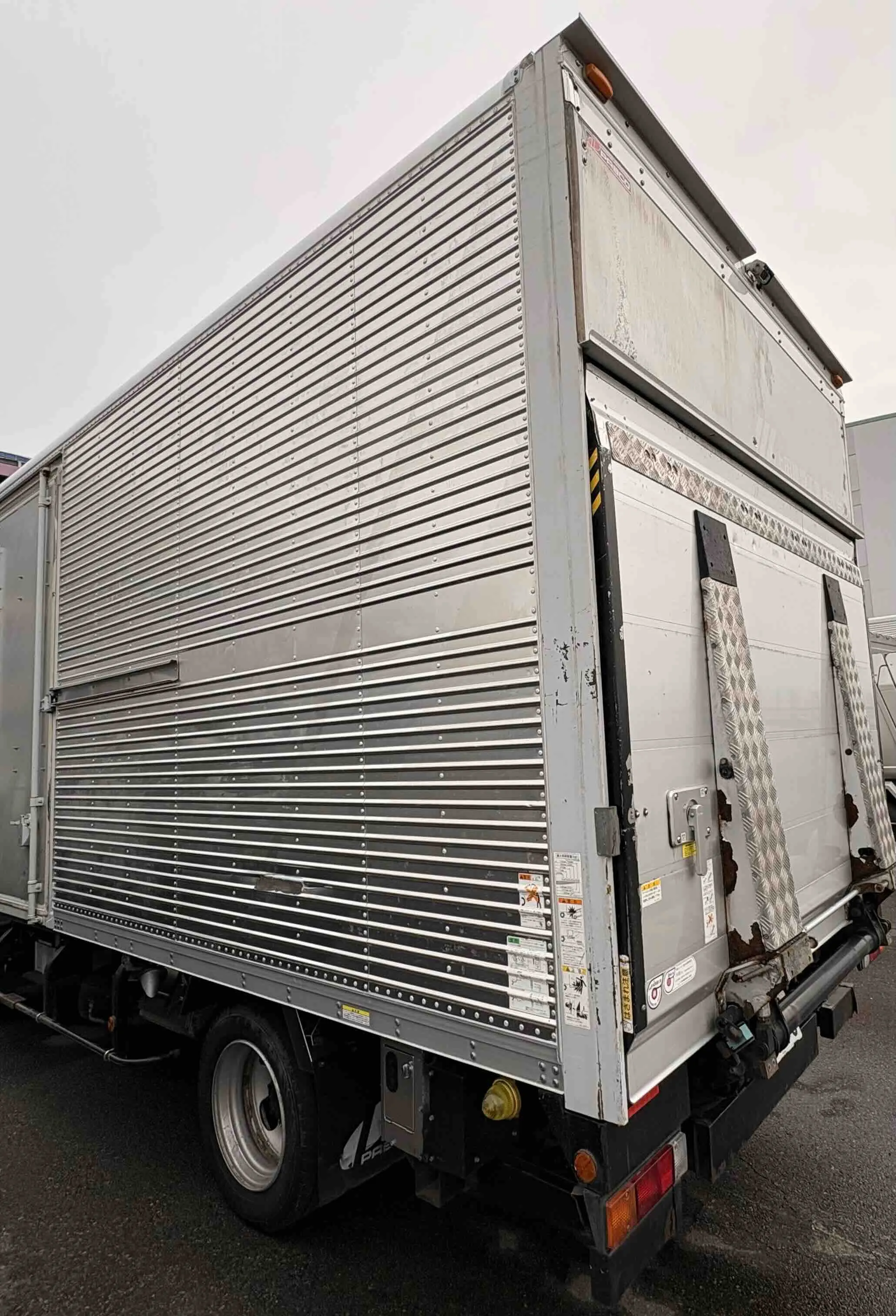 Mitsubishi Fuso Canter Aluminium 