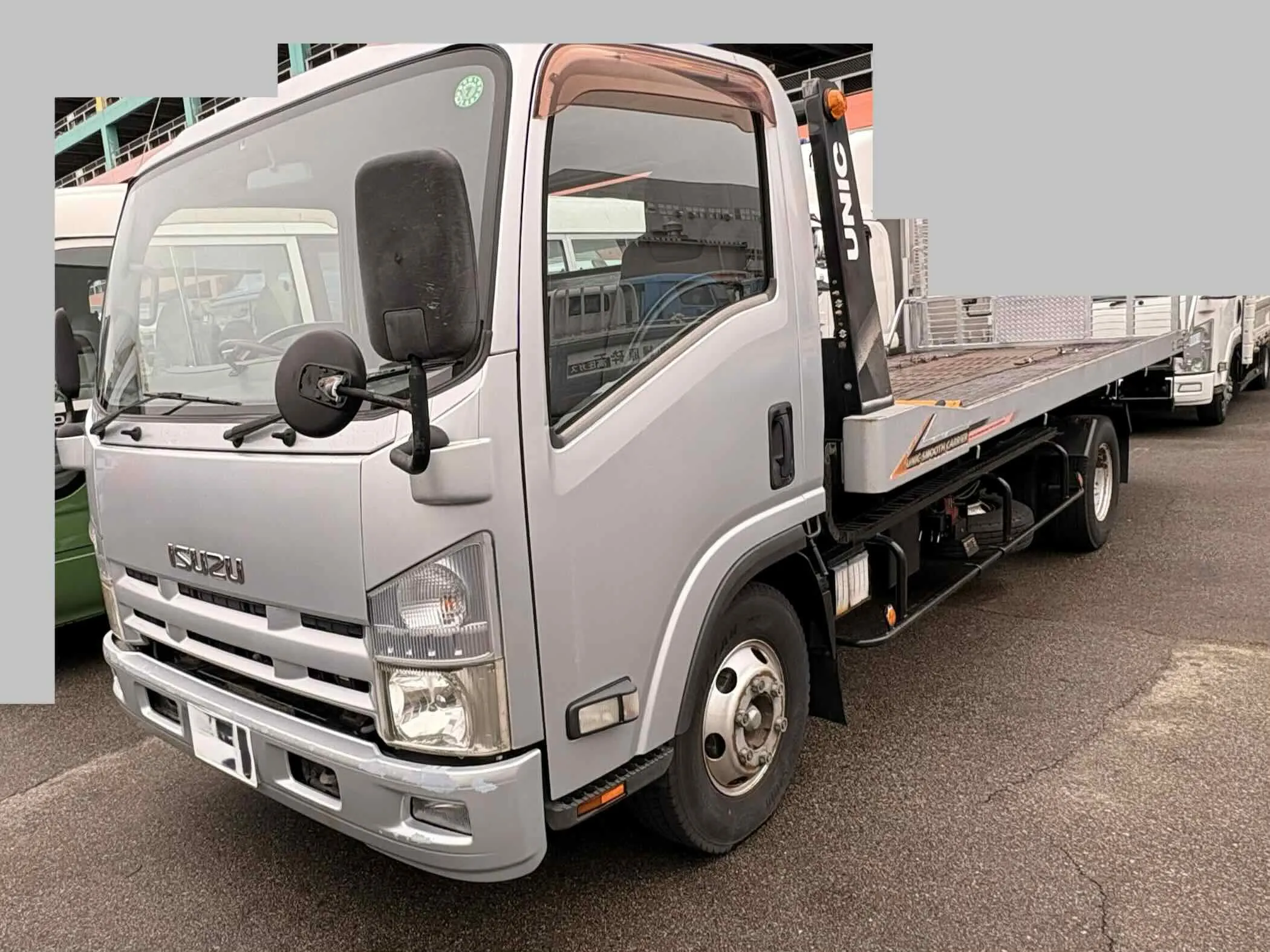 Isuzu Elf  truck - car carrier