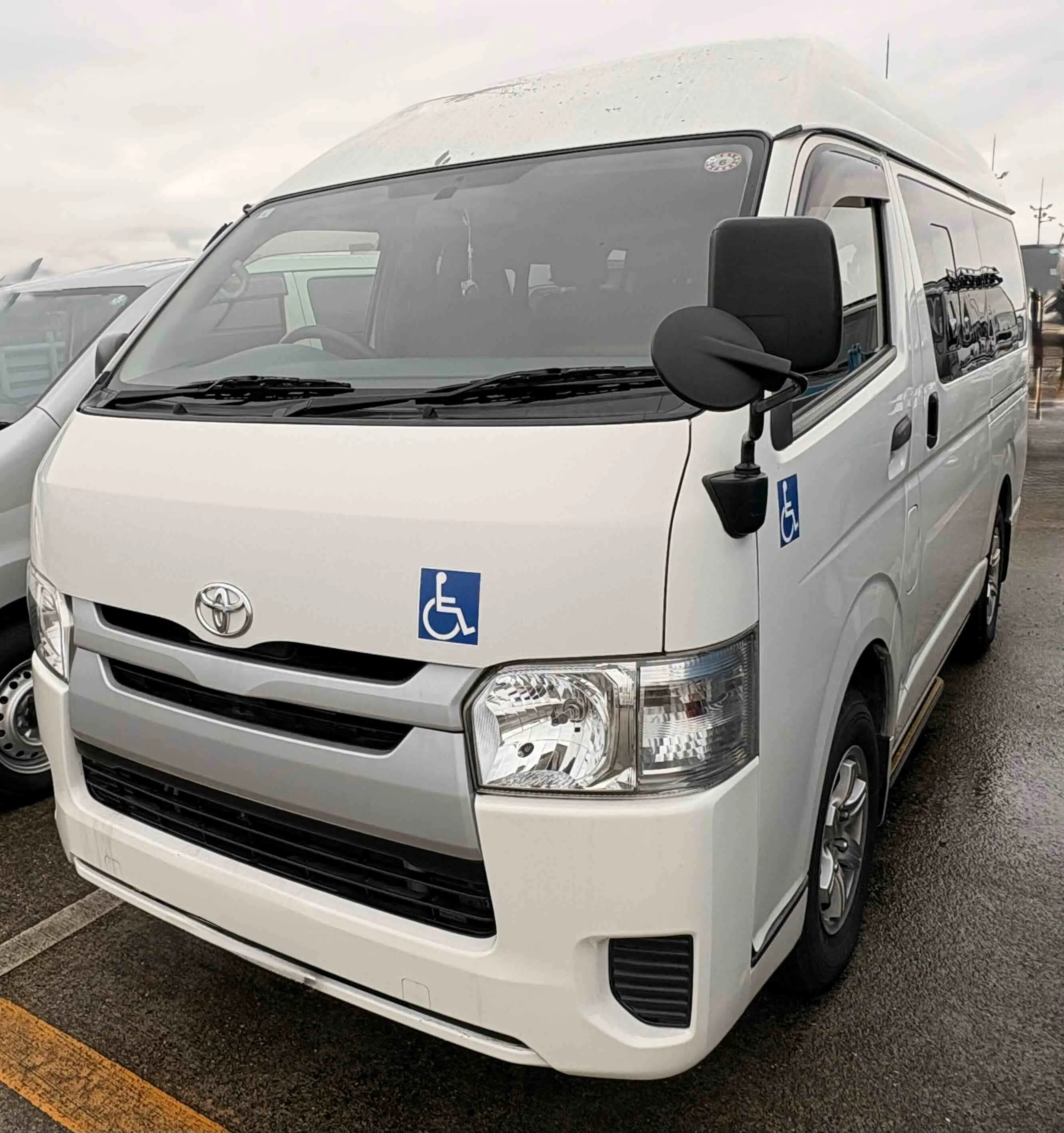 Toyota Hiace Van 4D Welcab