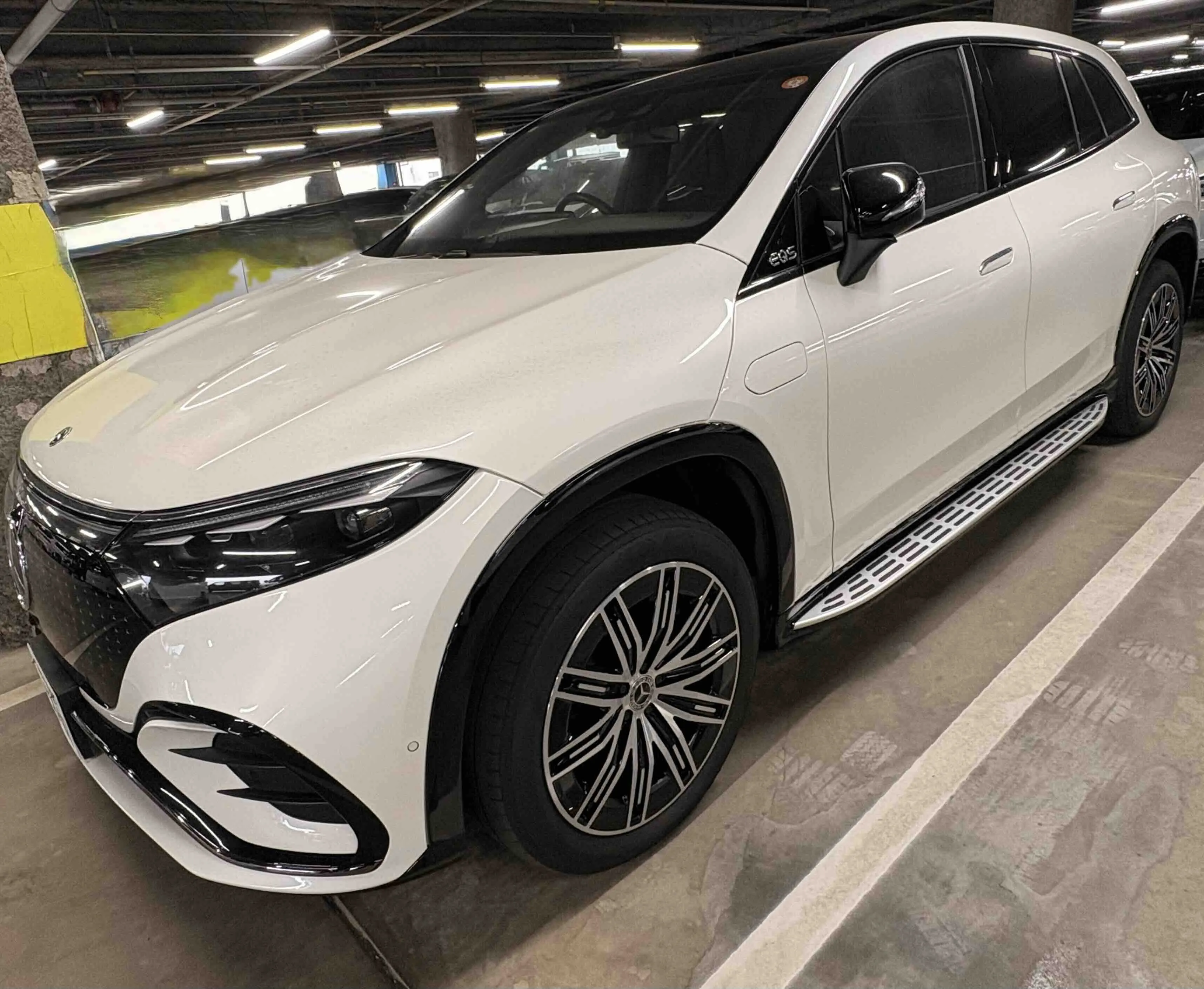 Mercedes Benz EQS SUZ 4D 4Wd
